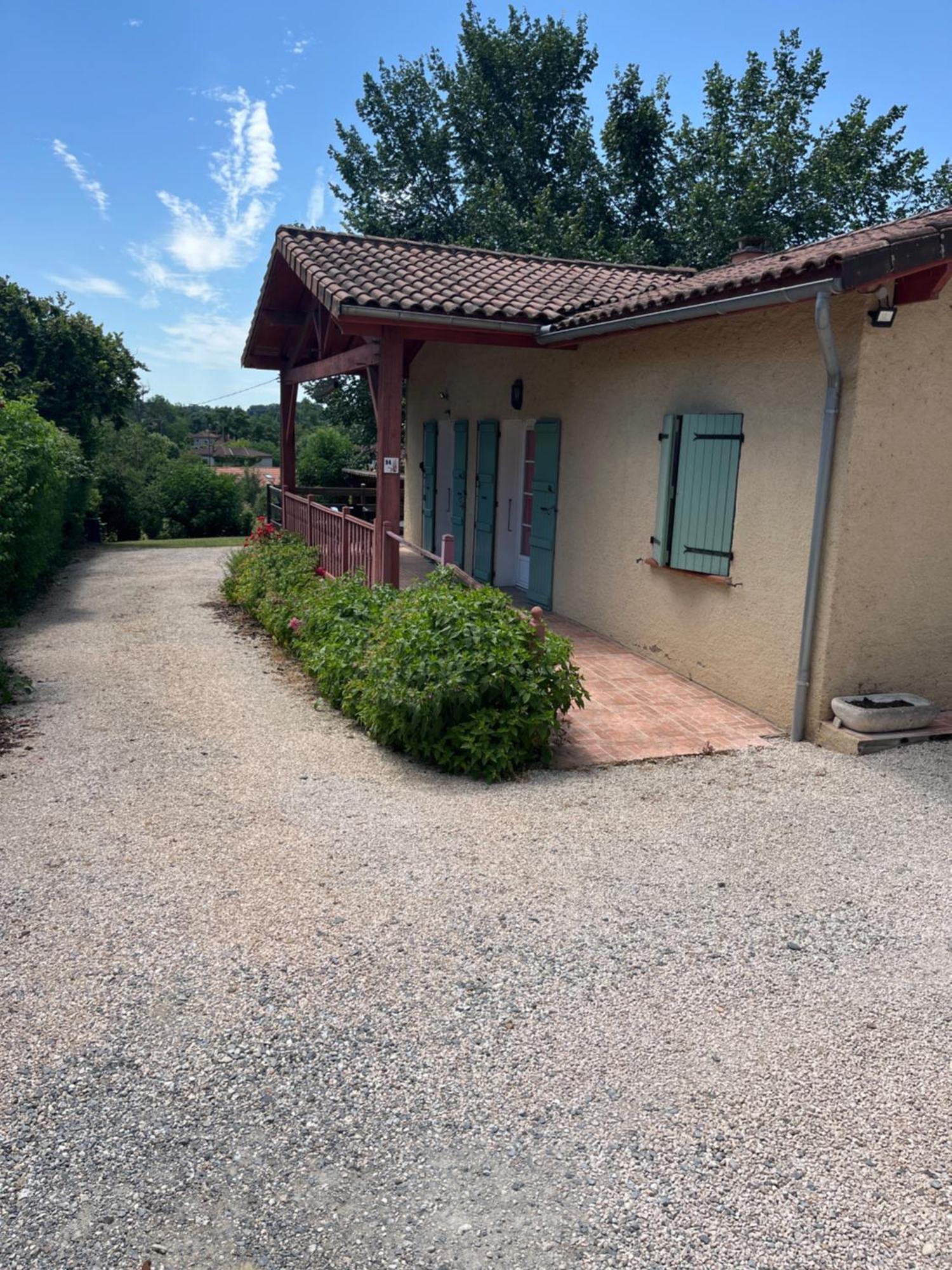 Logement Vic-Fezensac Exterior photo